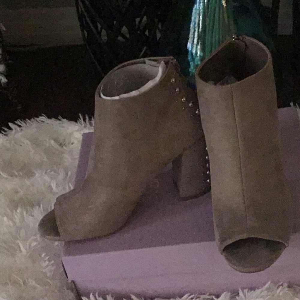Peep toe Bootie - Picture 3 of 7